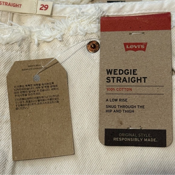 NWT Levi's Women's Ripped Waist Wedgie Jeans - Picture 6 of 9